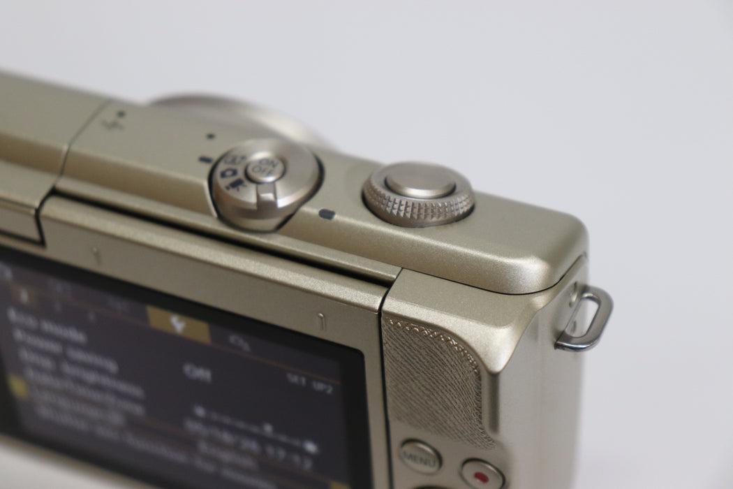 [Excellent] Canon EOS M200 Limited Gold 24.1MP 15-45mm f/3.5-6.3 285 6422167