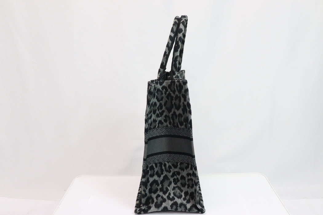 Christian Dior Leopard Book Tote Handbag Gray/Black Canvas From JPN 011 6357173 - World Quickdo